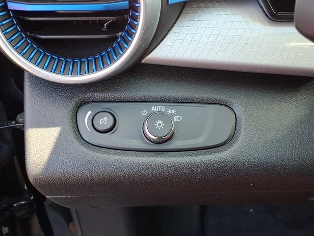 Used 2024 Chevrolet Trax LT w/ Driver Confidence Package FWD image 19
