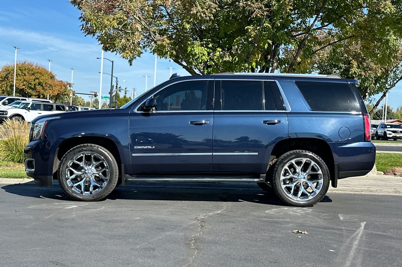 Used 2020 GMC Yukon Denali AWD/4WD image 5