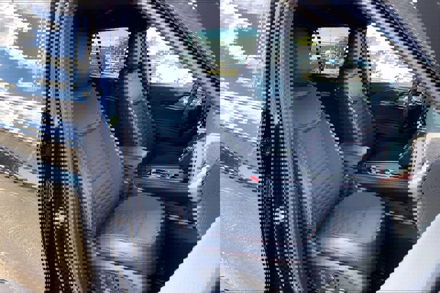 Certified 2025 Ford Explorer ST-Line w/ Premium Package image 11