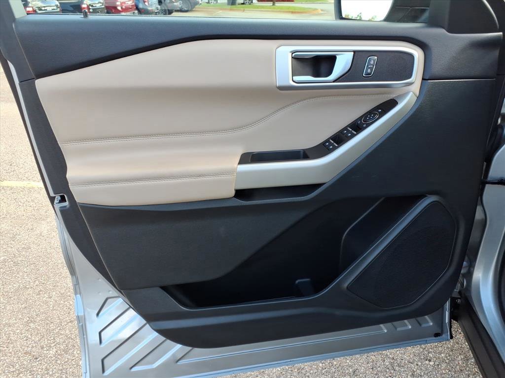 Certified 2023 Ford Explorer XLT image 16
