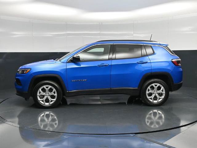 Used 2024 Jeep Compass Latitude w/ Convenience Group AWD/4WD image 6