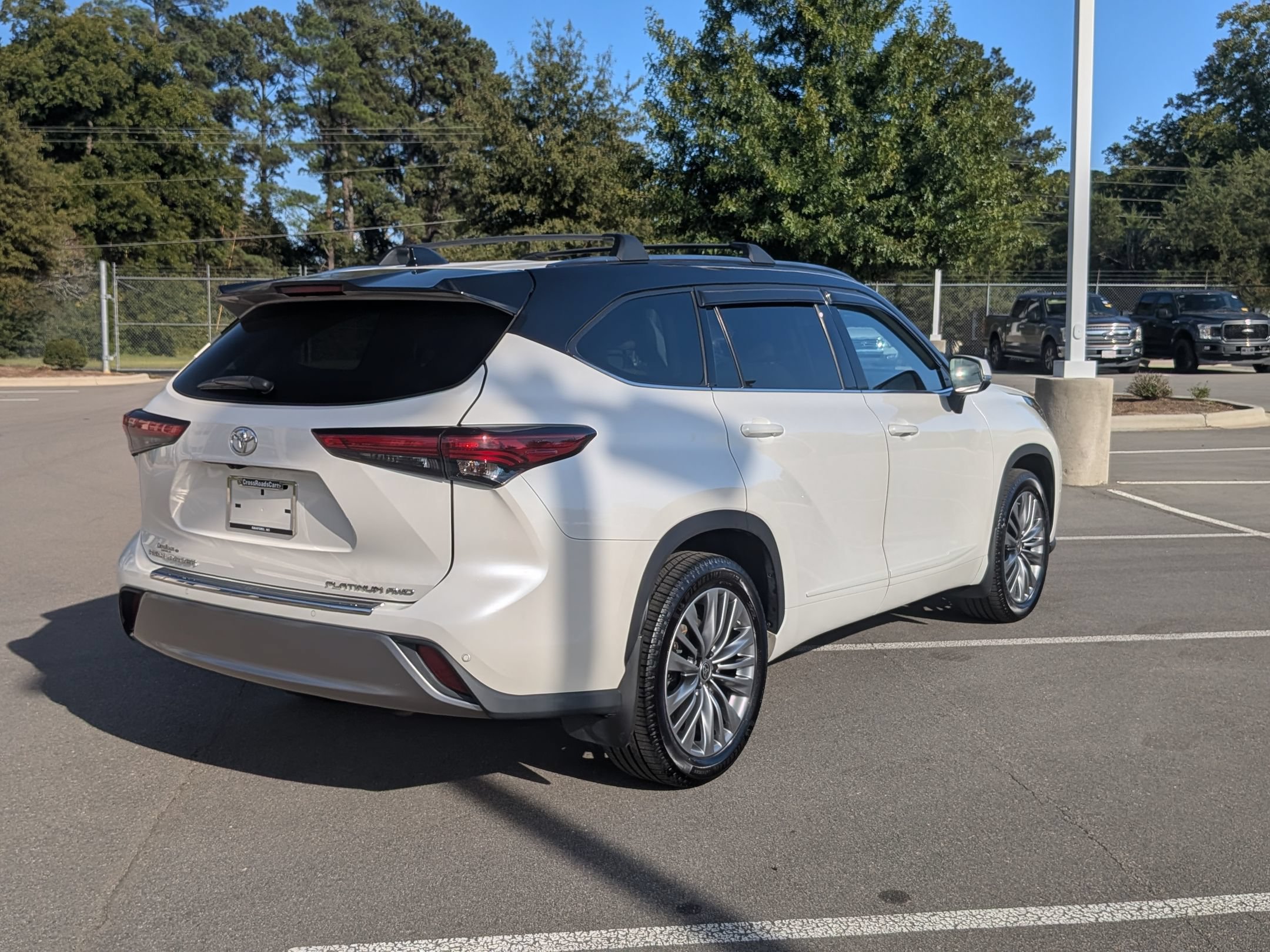 Used 2021 Toyota Highlander Platinum AWD/4WD image 4