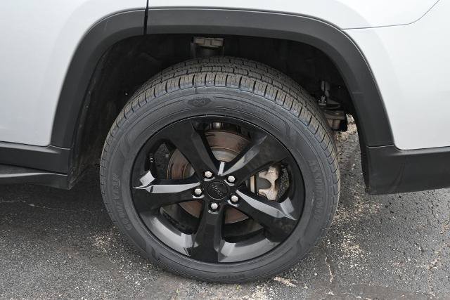 Used 2024 Jeep Grand Cherokee L Limited w/ Luxury Tech Group II AWD/4WD image 15