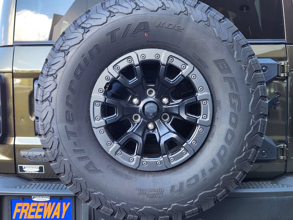 Certified 2025 Ford Bronco Raptor w/ Interior Carbon Fiber Pack AWD/4WD image 25
