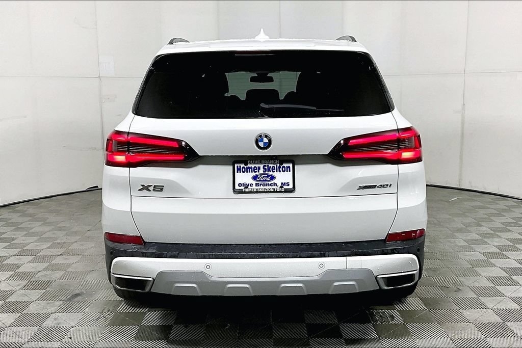 Used 2023 BMW X5 xDrive40i AWD/4WD image 4