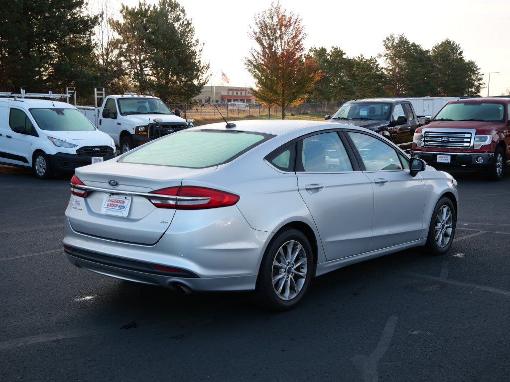 Certified 2017 Ford Fusion SE FWD image 6