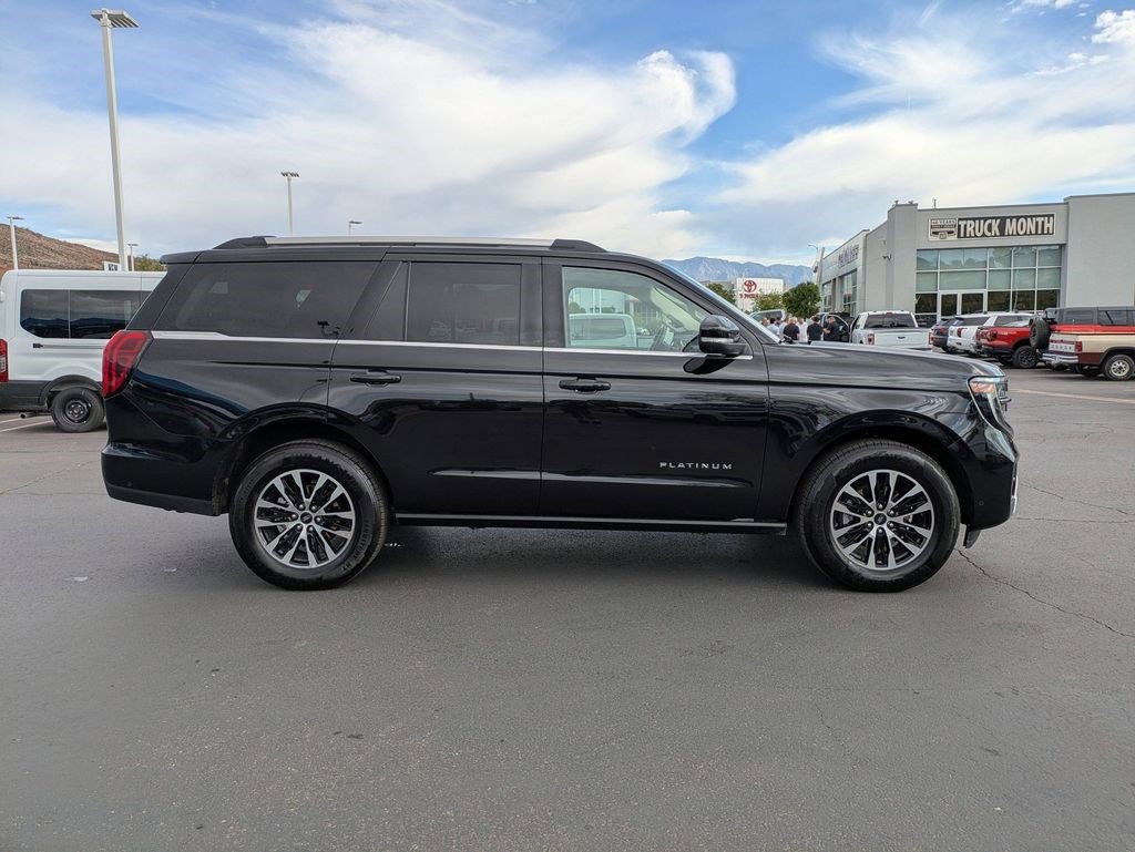 Certified 2025 Ford Expedition Platinum AWD/4WD image 3