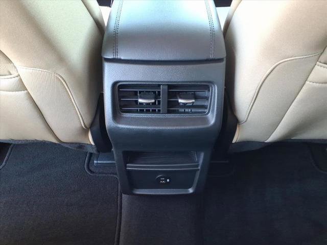 Certified 2021 Ford Edge SE image 10