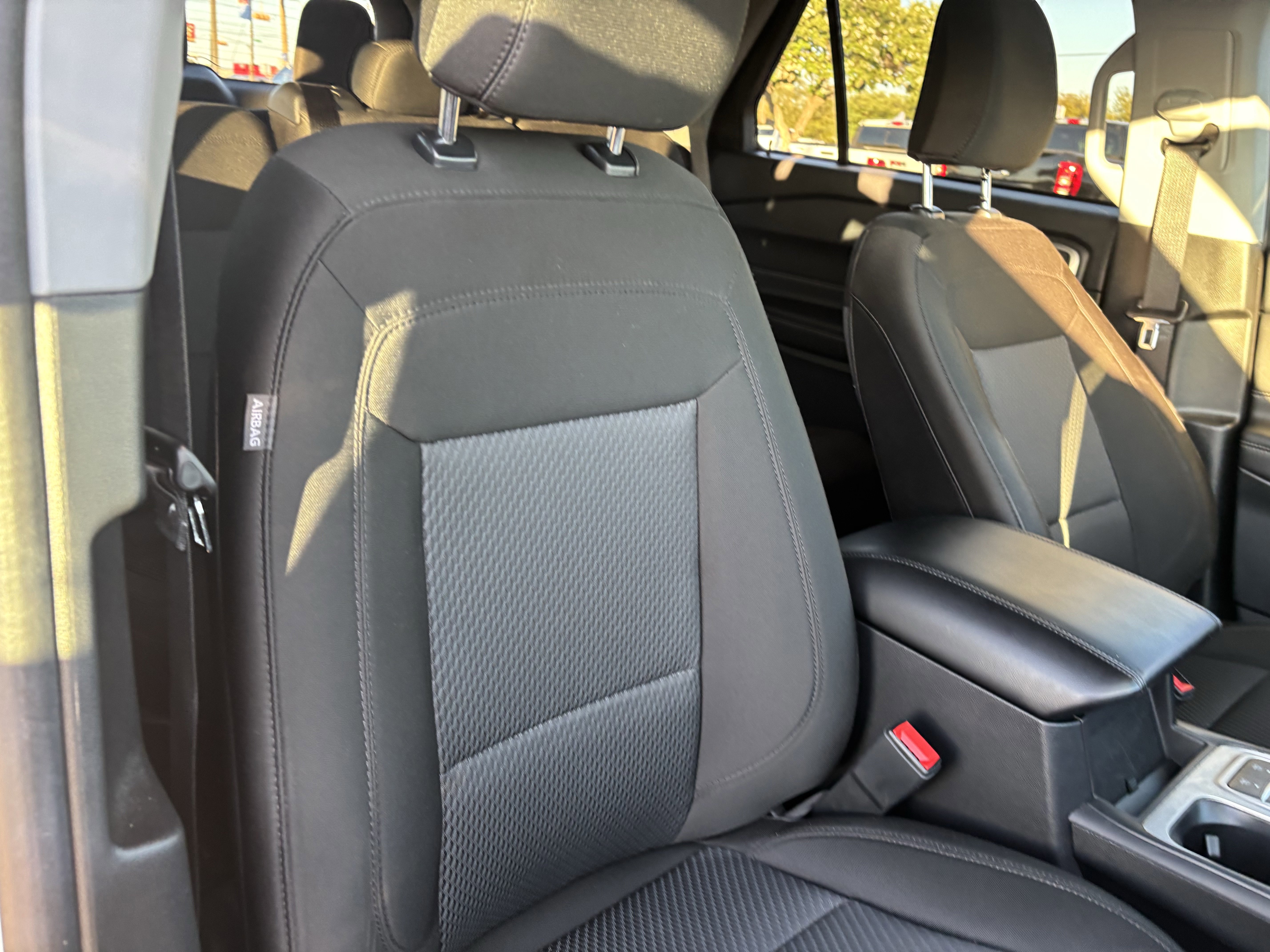 Certified 2023 Ford Explorer XLT image 31