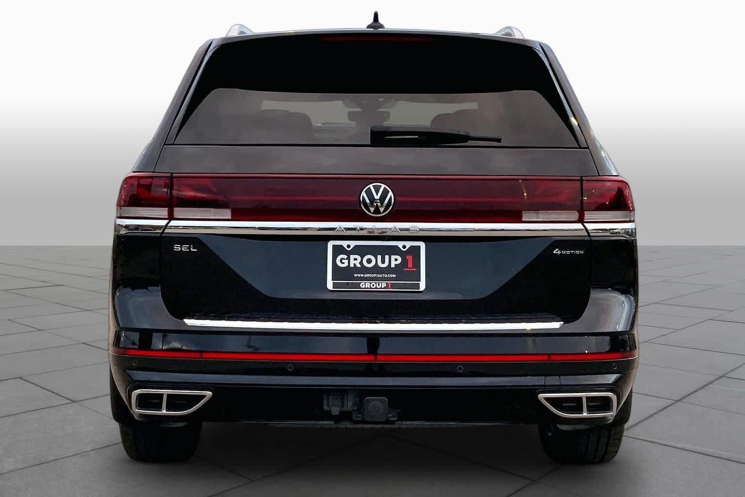 Used 2024 Volkswagen Atlas SEL Premium R-Line AWD/4WD image 5