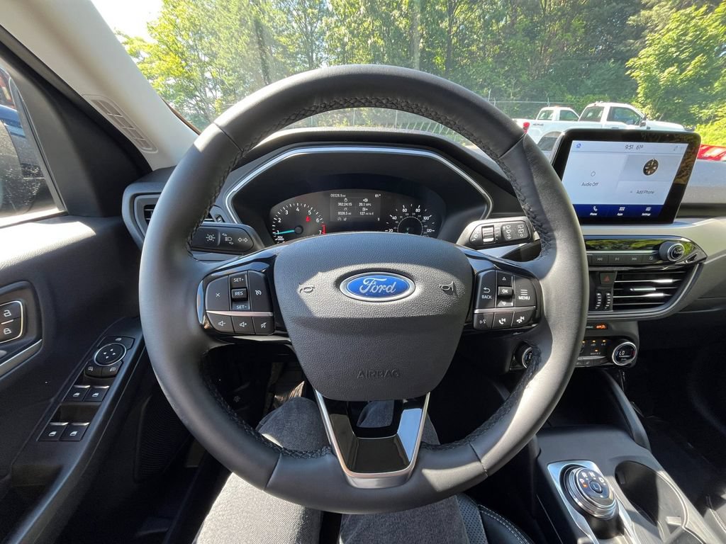 Certified 2021 Ford Escape SEL w/ Class II Trailer Tow Package AWD/4WD image 11