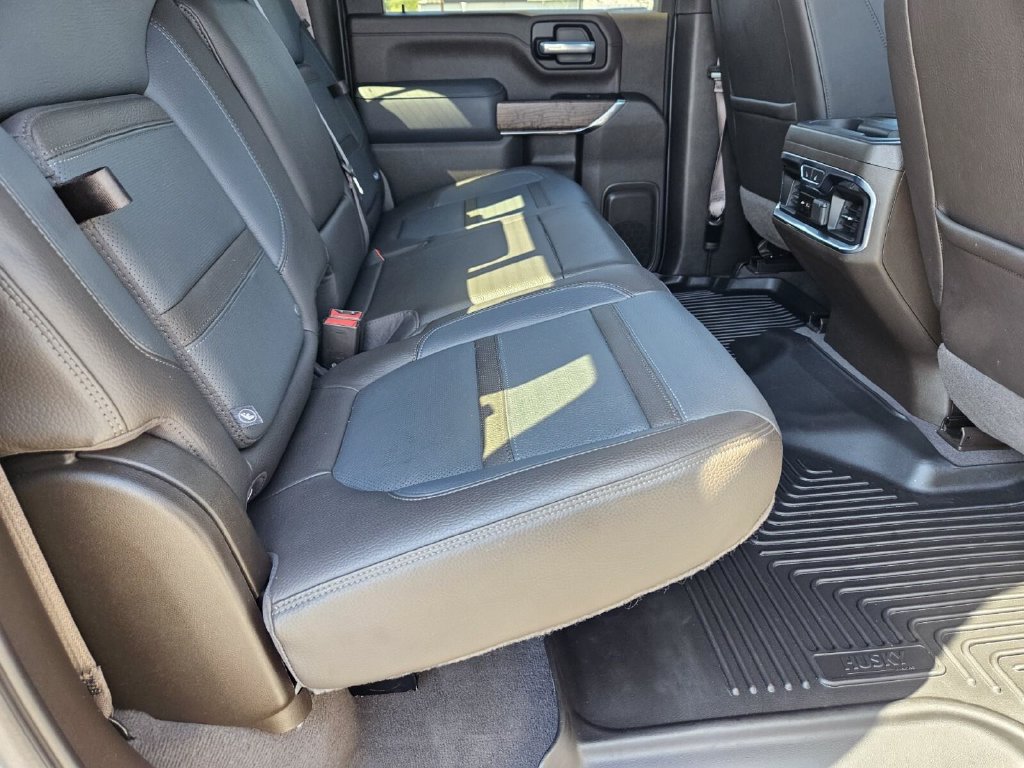 Used 2022 GMC Sierra 3500 Denali w/ Denali Ultimate Package AWD/4WD image 16