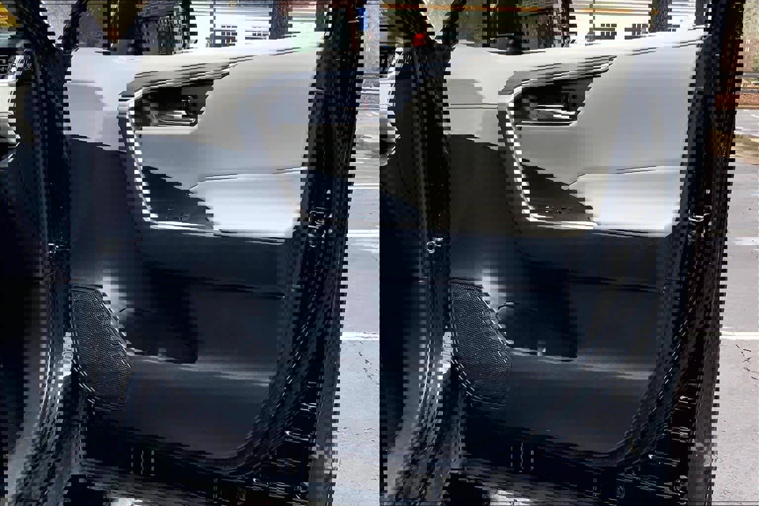 Used 2020 Toyota RAV4 XLE w/ Convenience Package image 23