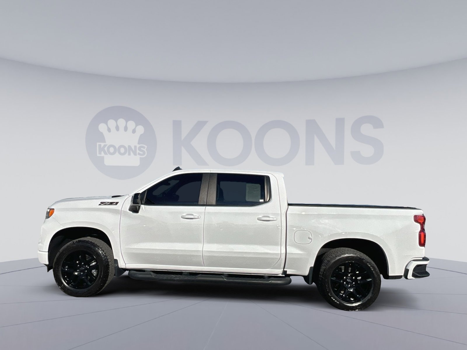 Used 2023 Chevrolet Silverado 1500 RST image 2