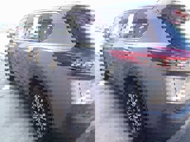 Used 2021 Nissan Rogue SV image 6