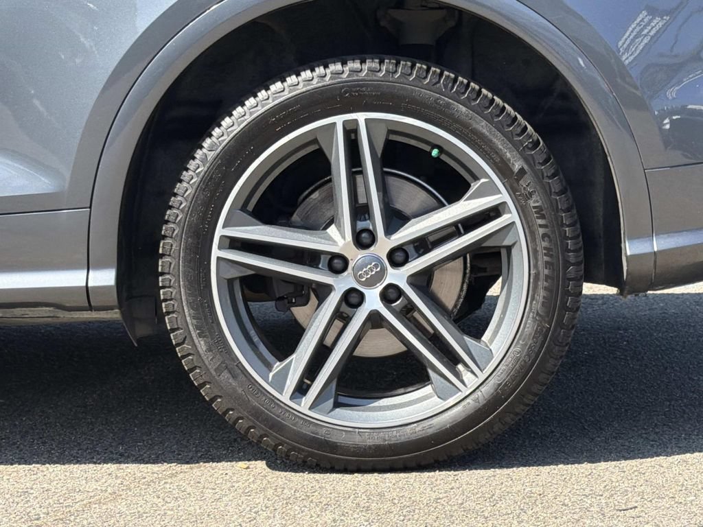 Used 2018 Audi SQ5 Premium Plus w/ Navigation Package AWD/4WD image 7