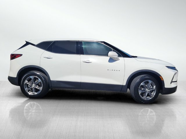 Used 2023 Chevrolet Blazer LT FWD image 3