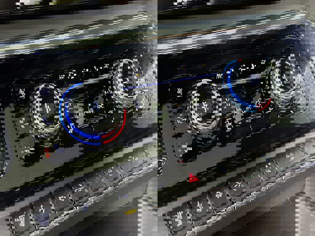 Used 2024 GMC Sierra 2500 Denali Ultimate image 21