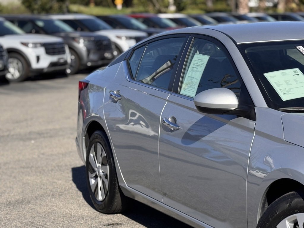 Used 2023 Nissan Altima 2.5 S image 5