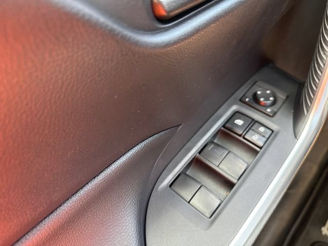 Used 2019 Toyota RAV4 LE AWD/4WD image 28