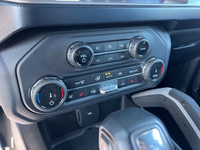 Certified 2022 Ford Bronco Outer Banks w/ Sasquatch Package AWD/4WD image 15