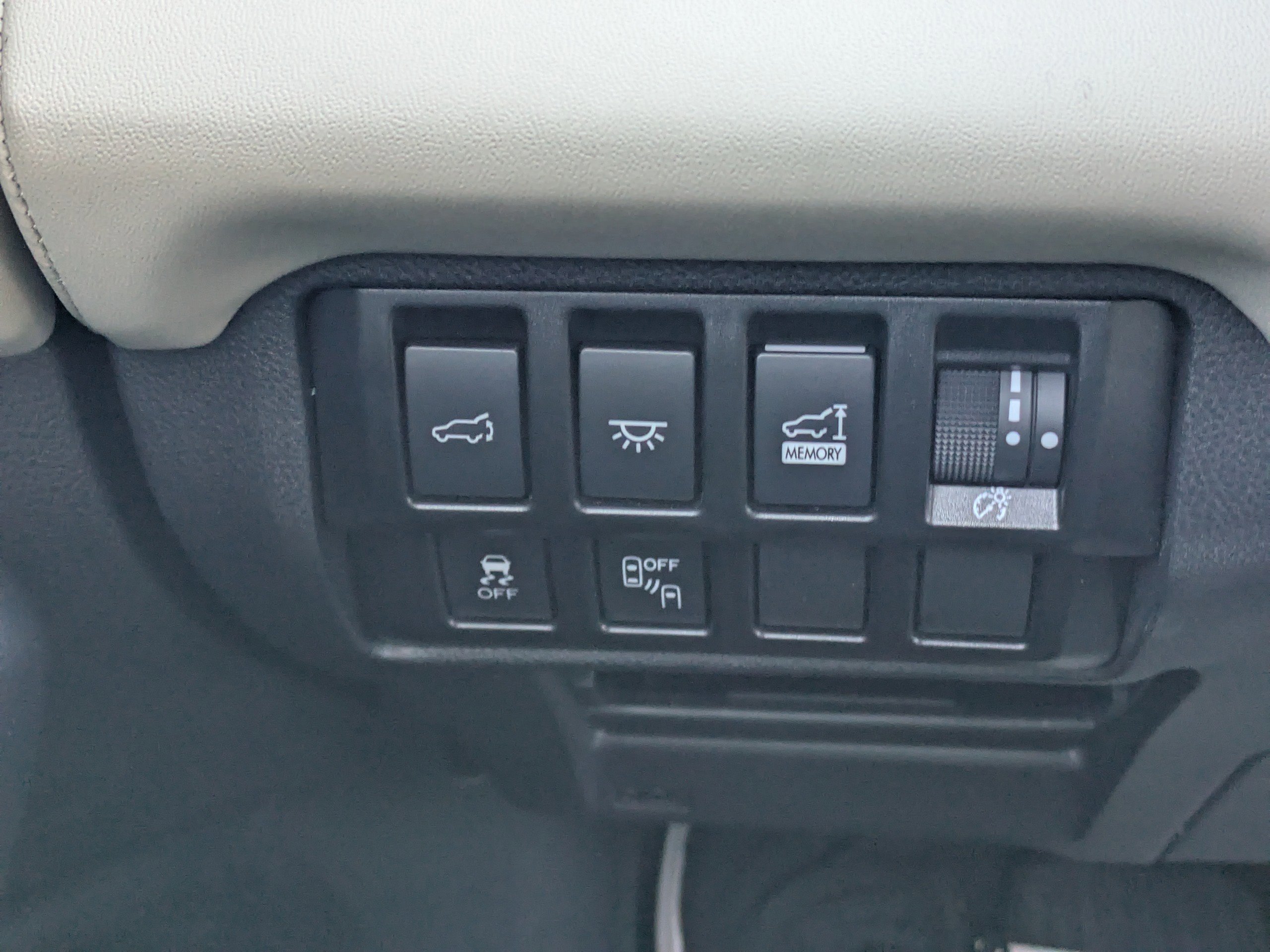 Used 2022 Subaru Ascent Limited image 27