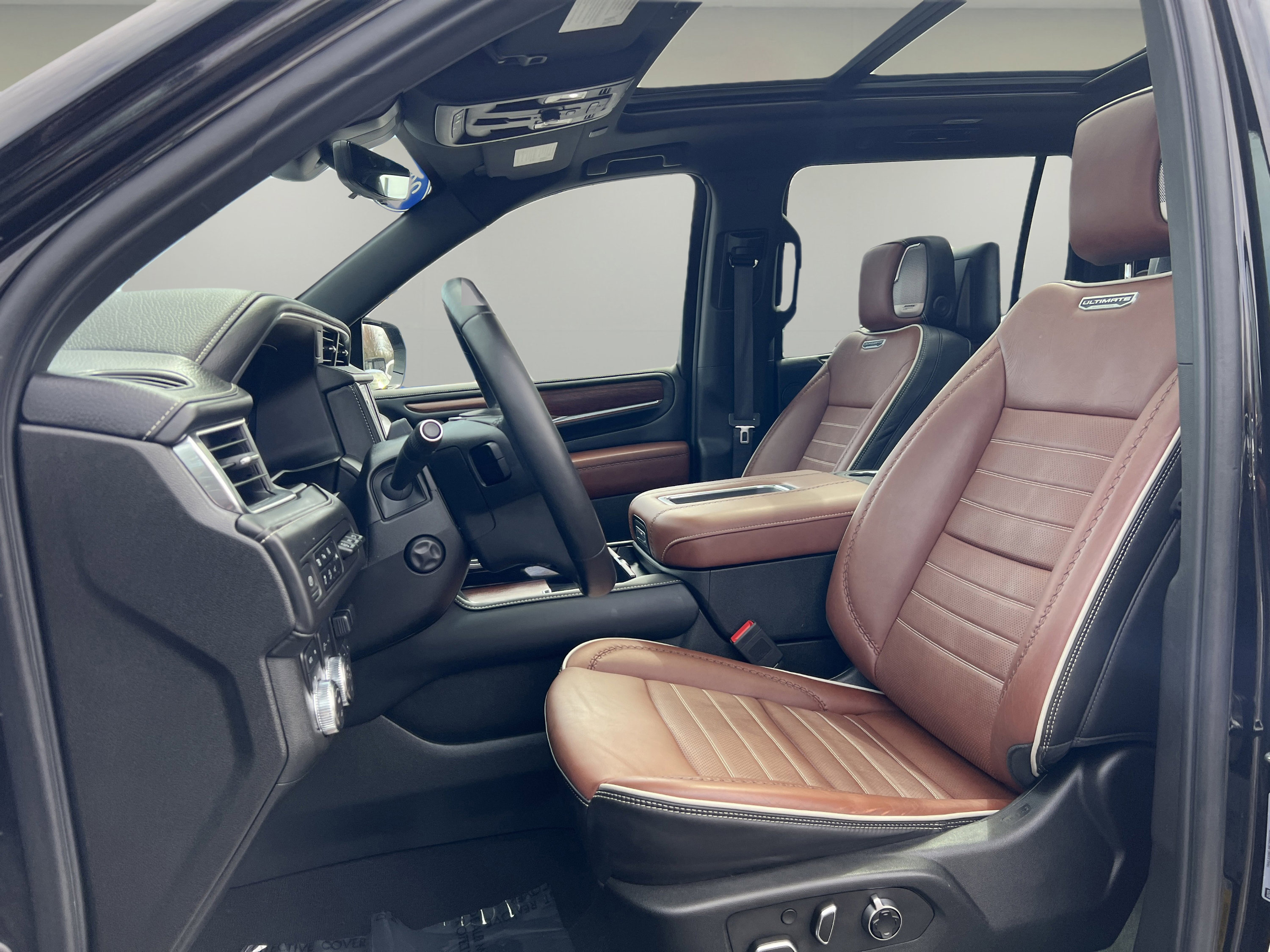 Used 2023 GMC Yukon XL Denali Ultimate image 12