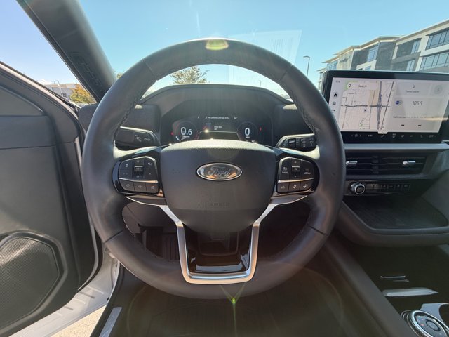 Certified 2025 Ford Explorer Platinum w/ Ultimate Package AWD/4WD image 9