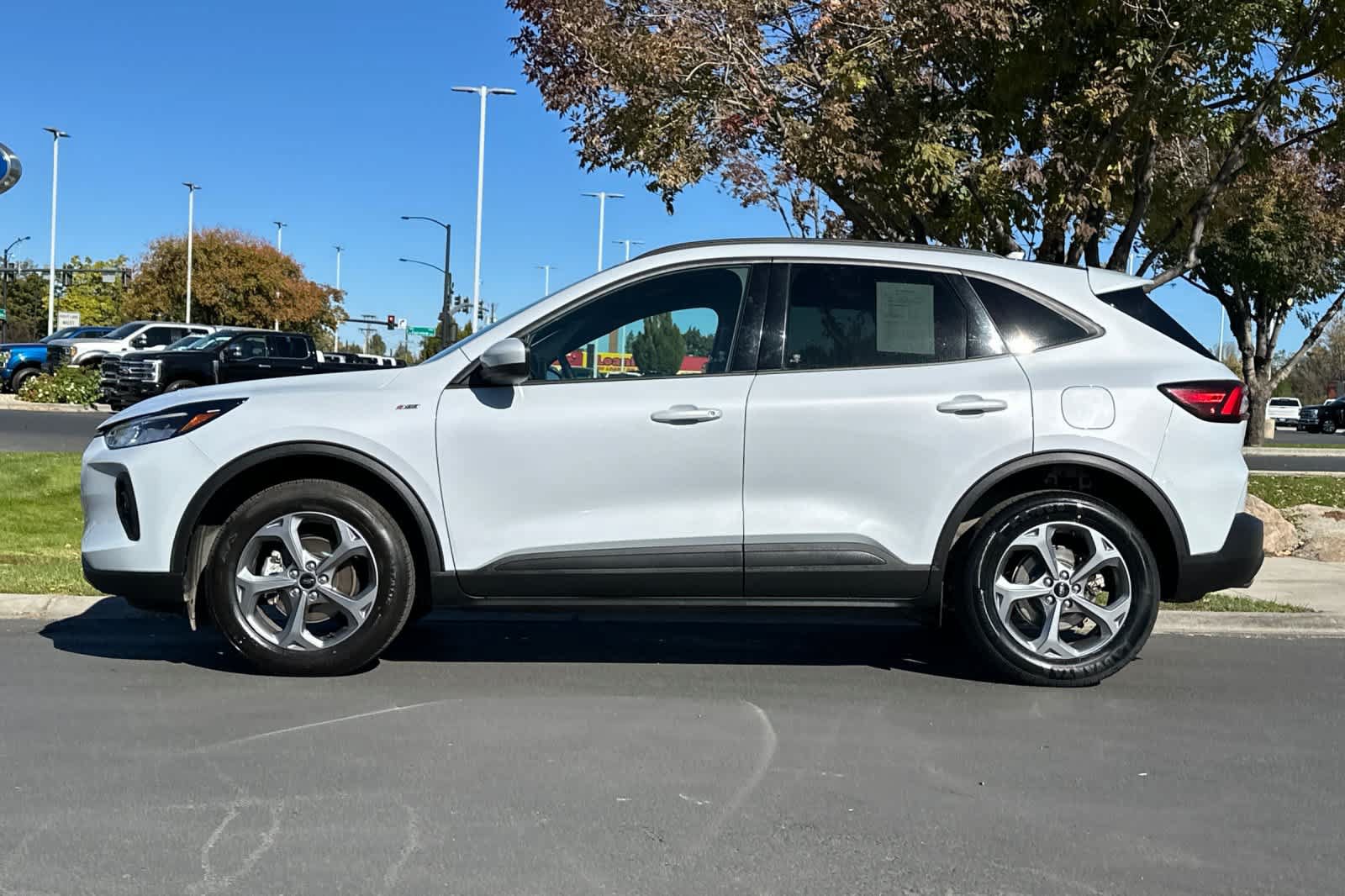 Certified 2025 Ford Escape ST-Line Select AWD/4WD image 5
