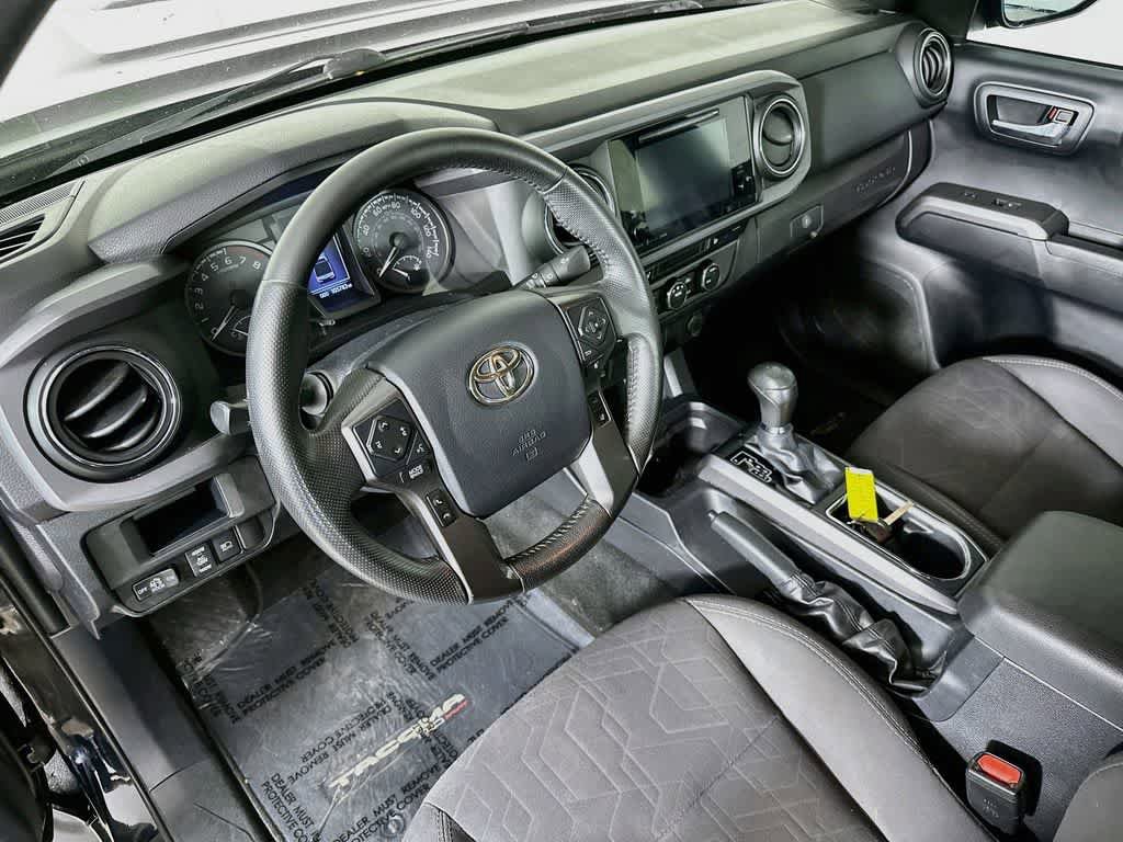 Used 2019 Toyota Tacoma 4x4 Double Cab image 2