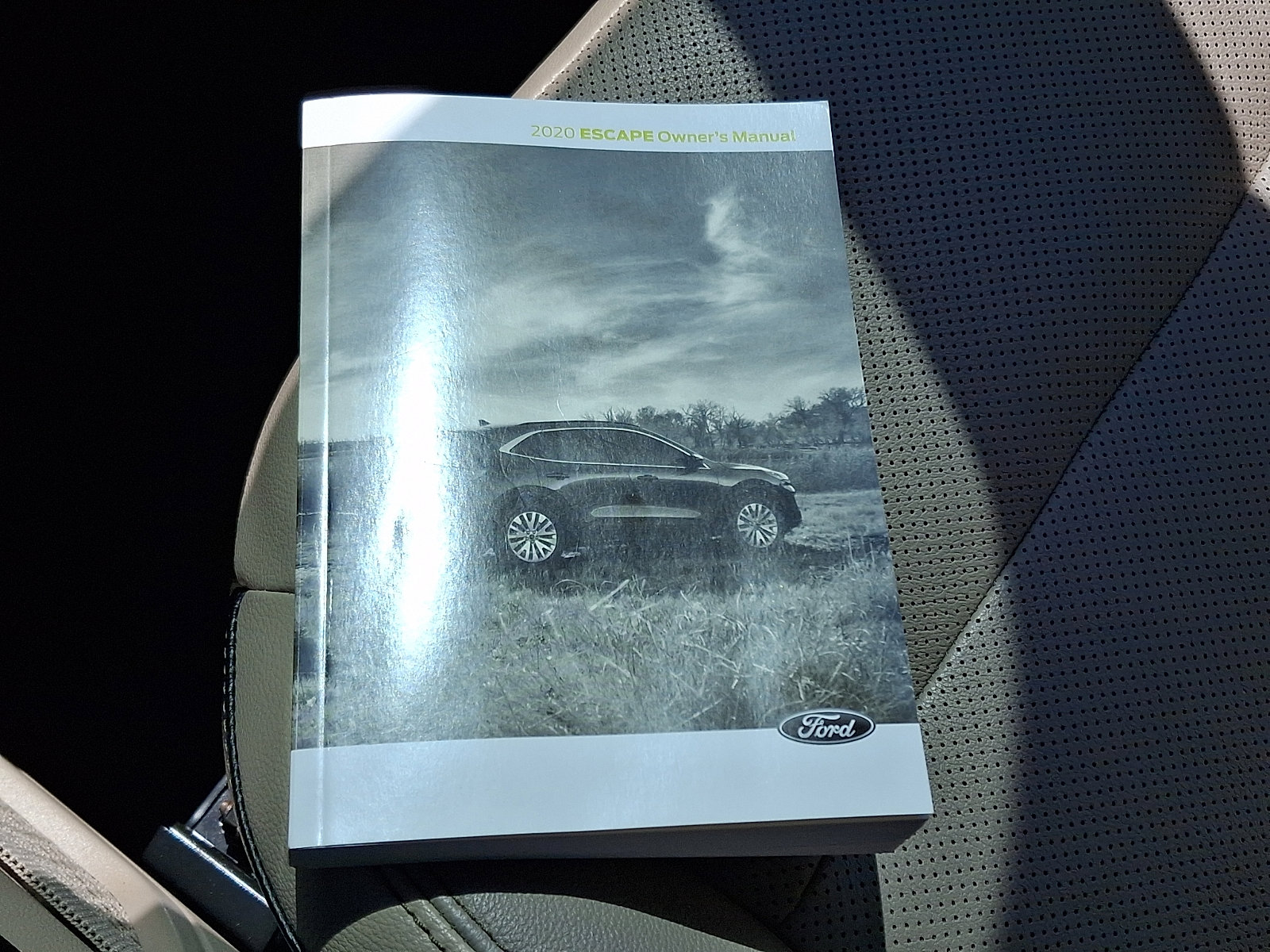 Certified 2020 Ford Escape Titanium AWD/4WD image 26