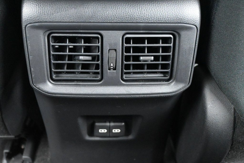 Used 2022 Toyota RAV4 XLE AWD/4WD image 21