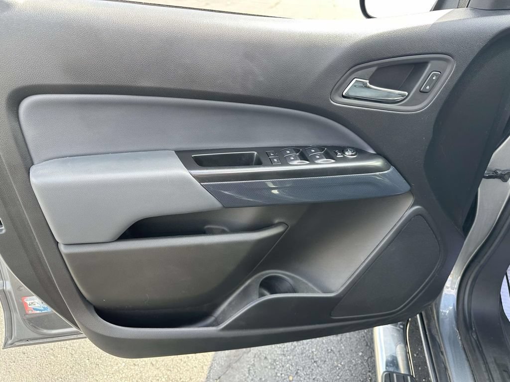 Used 2022 Chevrolet Colorado Z71 AWD/4WD image 9