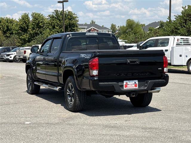 Used 2017 Toyota Tacoma TRD Sport w/ Tow Package AWD/4WD image 7