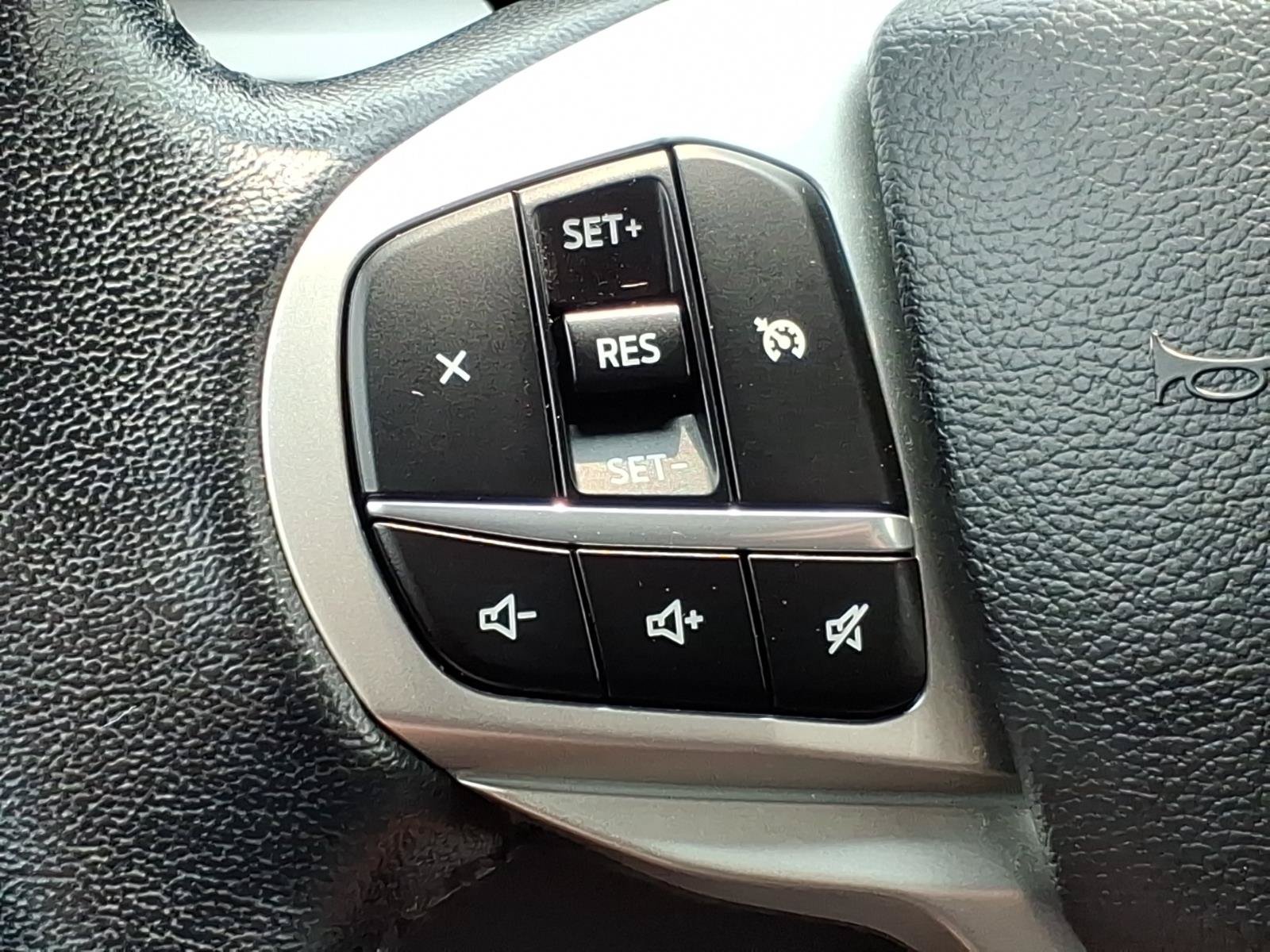Certified 2023 Ford Explorer XLT w/ Equipment Group 202A AWD/4WD image 25