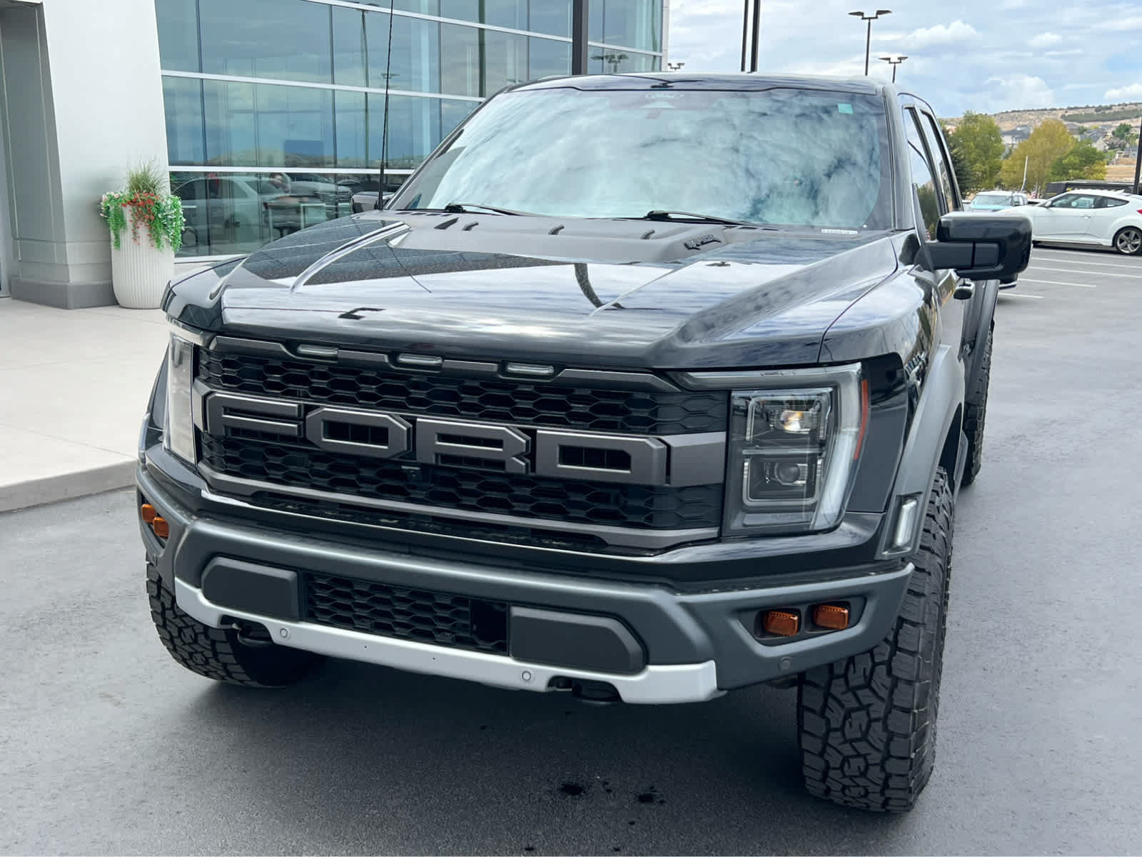 Certified 2022 Ford F150 Raptor w/ Raptor 37 Performance Package AWD/4WD image 2