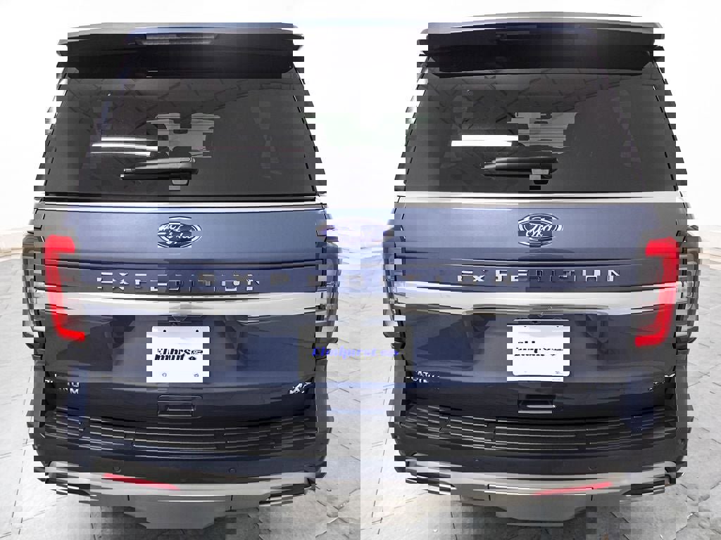 Certified 2023 Ford Expedition Max Platinum image 3