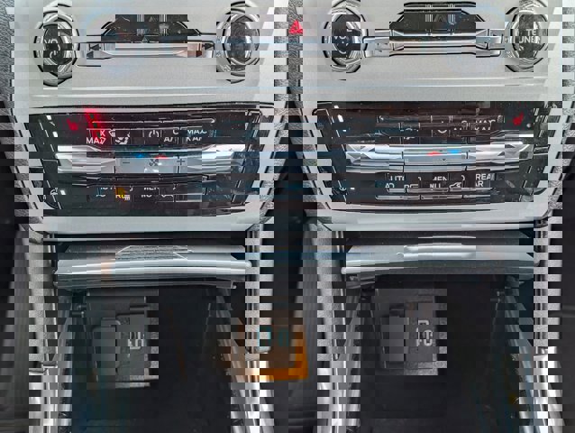 Certified 2023 Ford Explorer XLT w/ Equipment Group 202A image 28