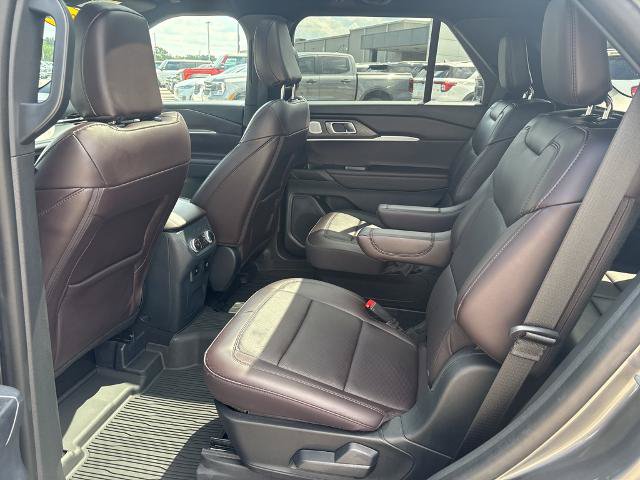 Certified 2025 Ford Explorer Platinum RWD image 33