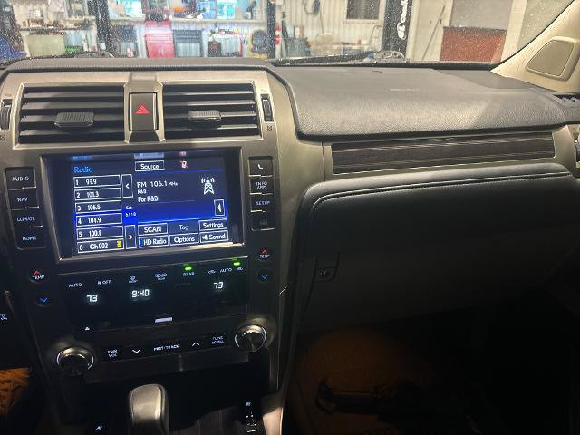 Used 2020 Lexus GX 460 Luxury w/ Accessory Package AWD/4WD image 15