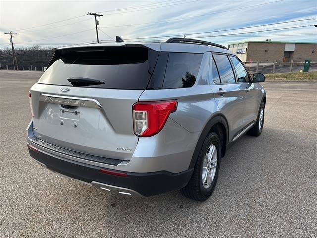 Certified 2022 Ford Explorer XLT w/ Equipment Group 202A image 5