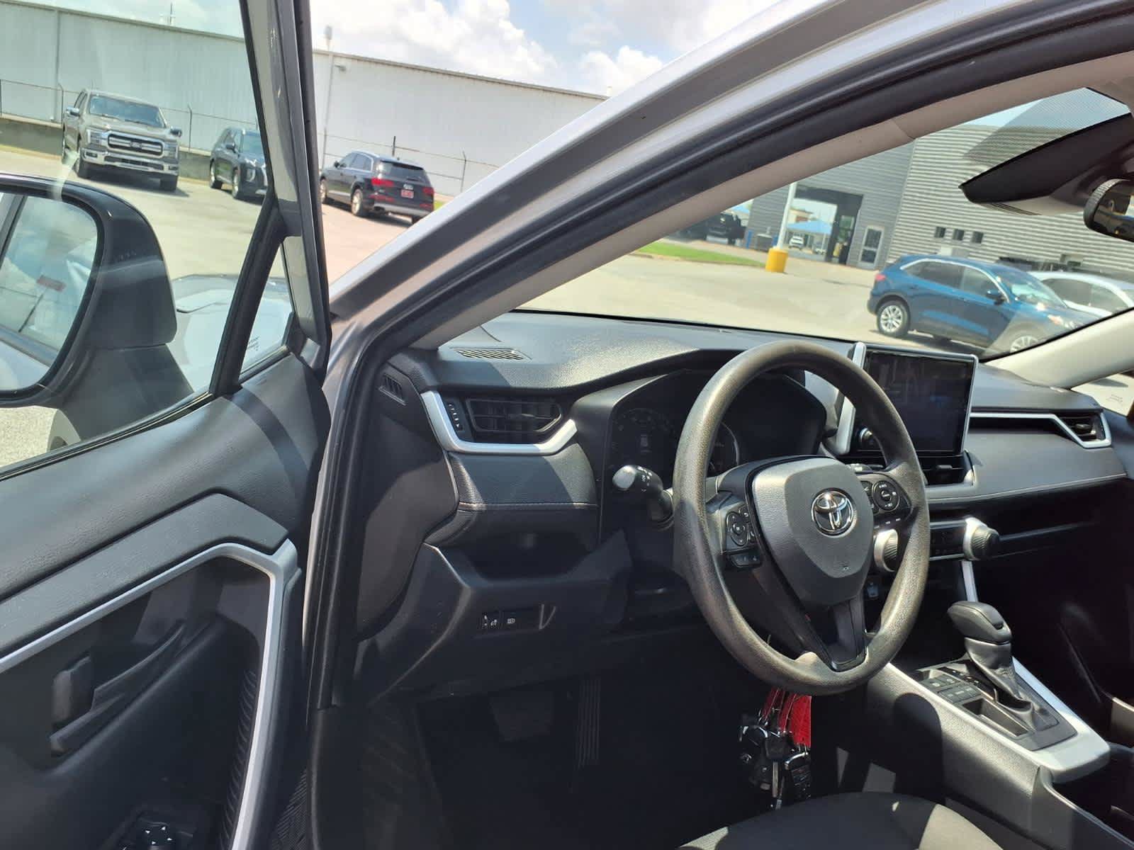 Used 2023 Toyota RAV4 LE FWD image 6