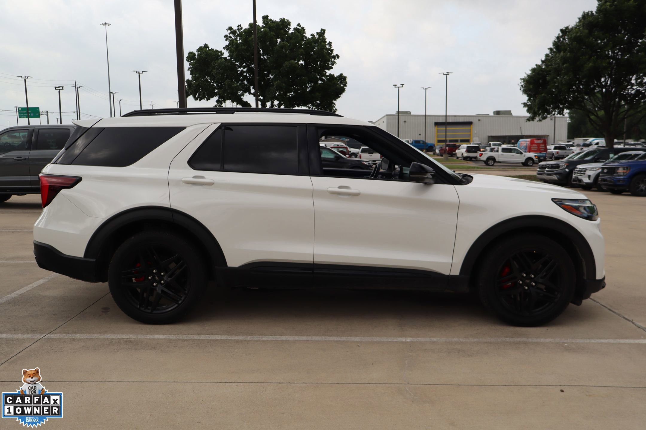 Certified 2025 Ford Explorer ST AWD/4WD image 2