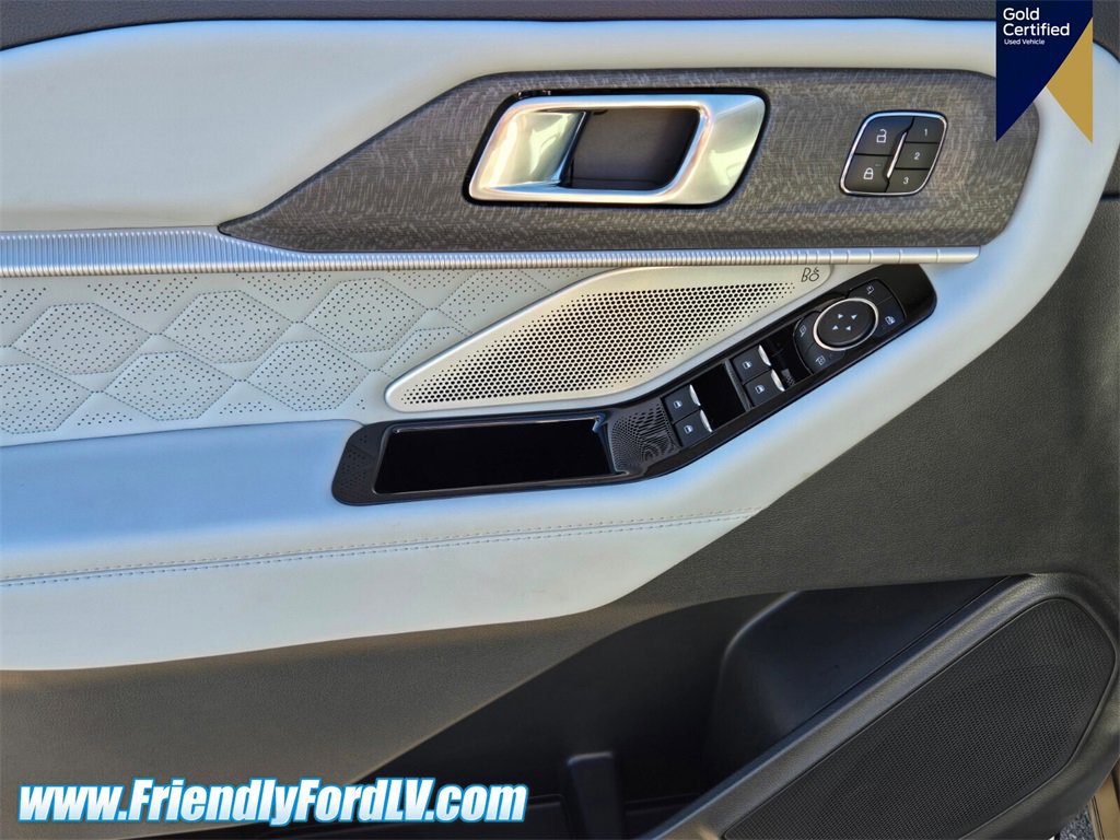 Certified 2025 Ford Explorer Platinum w/ Ultimate Package image 19