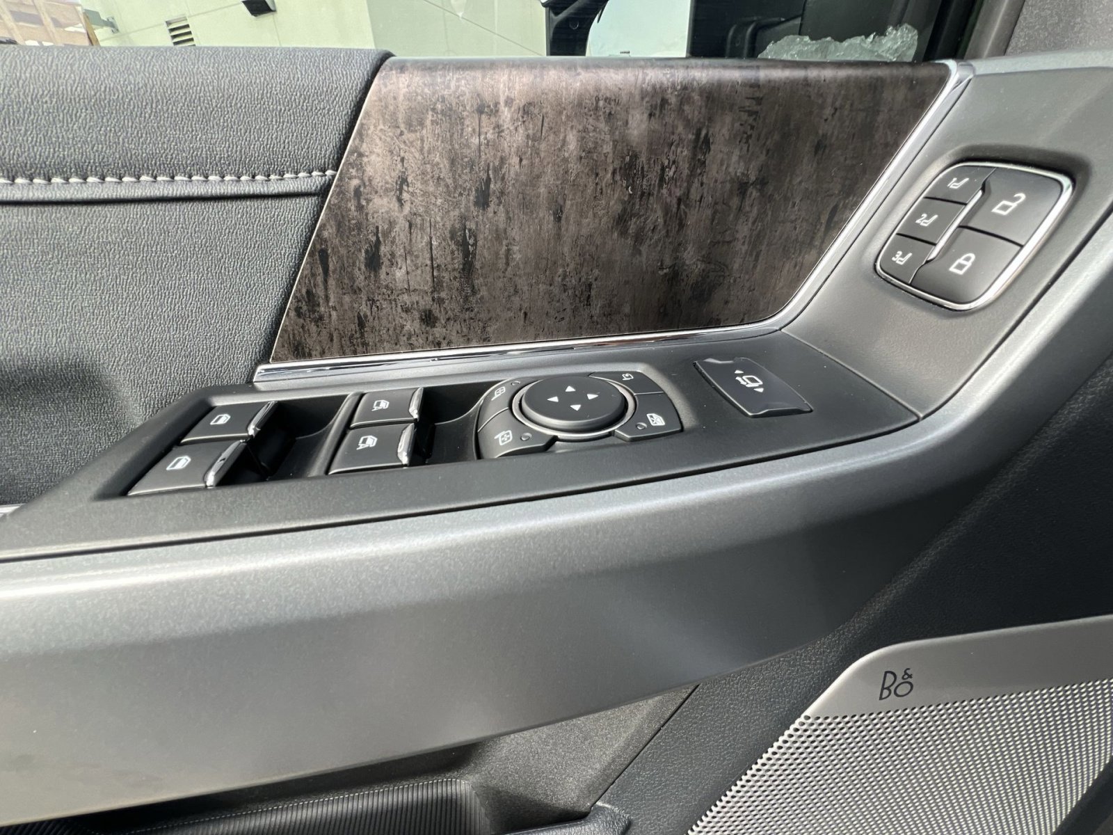 Certified 2024 Ford F250 Lariat w/ Lariat Ultimate Package image 15