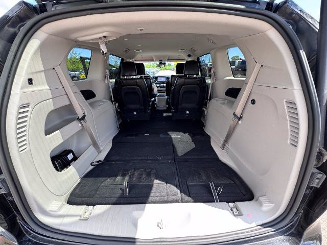 Used 2023 Chrysler Pacifica Touring-L FWD image 14
