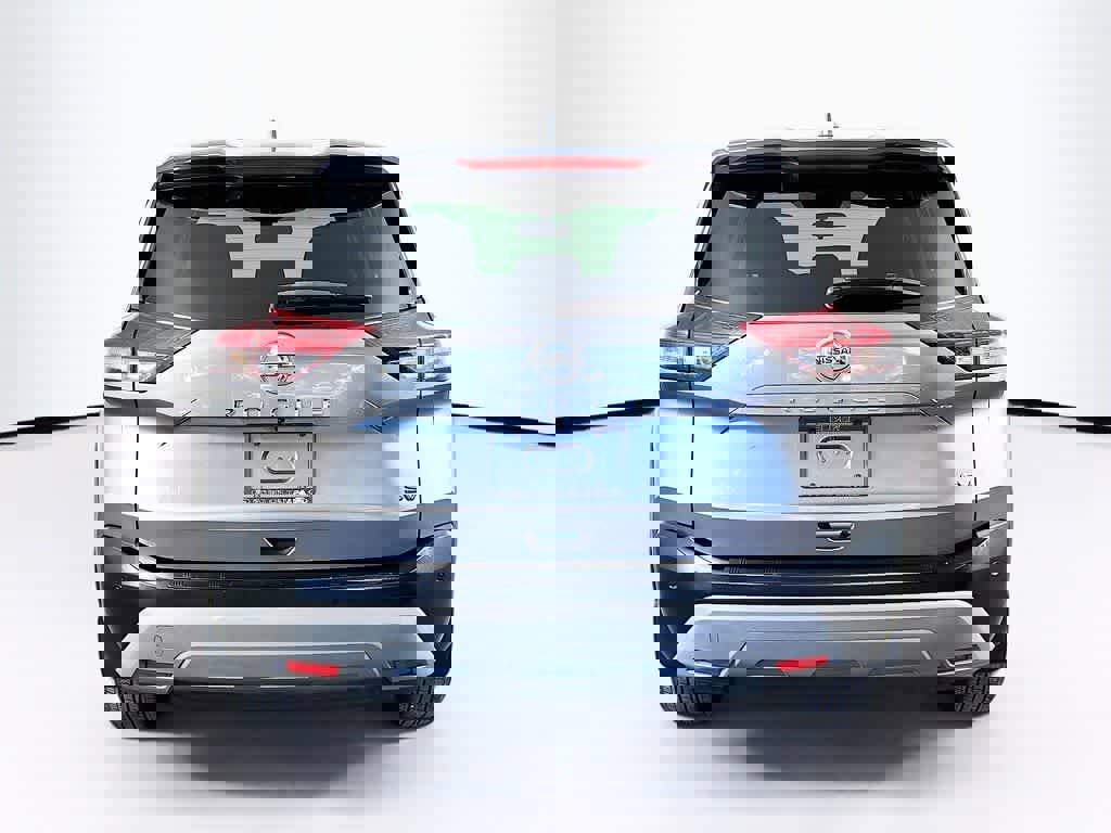 Used 2021 Nissan Rogue SV image 5