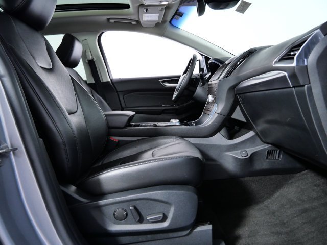 Certified 2020 Ford Edge Titanium w/ Equipment Group 301A AWD/4WD image 11