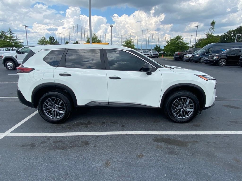 Used 2023 Nissan Rogue S FWD image 8