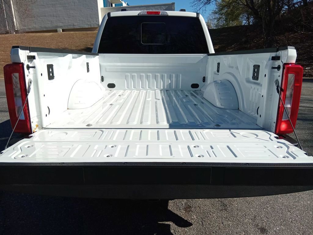 Certified 2025 Ford F250 XLT w/ FX4 Off-Road Package image 11